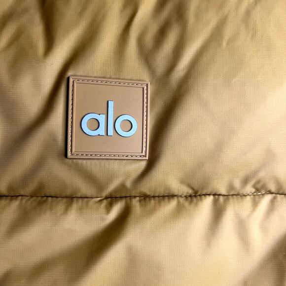 Alo Yoga Gold Rush Puffer Vest Toffee Size S - Picture 5 of 6